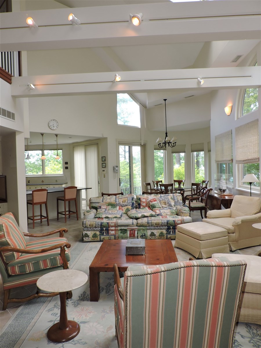 11 Bayview Road Continued